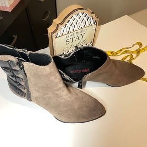 Ankle Tan suede boots